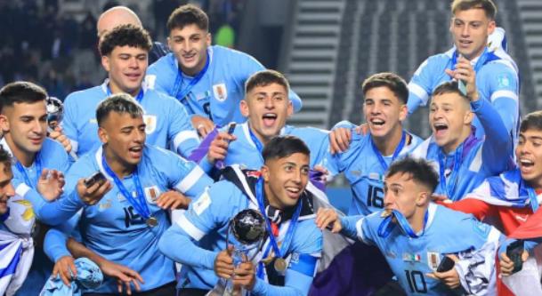 2025年俱乐部世界杯：拉普拉塔大学生全队备战内幕的简单介绍