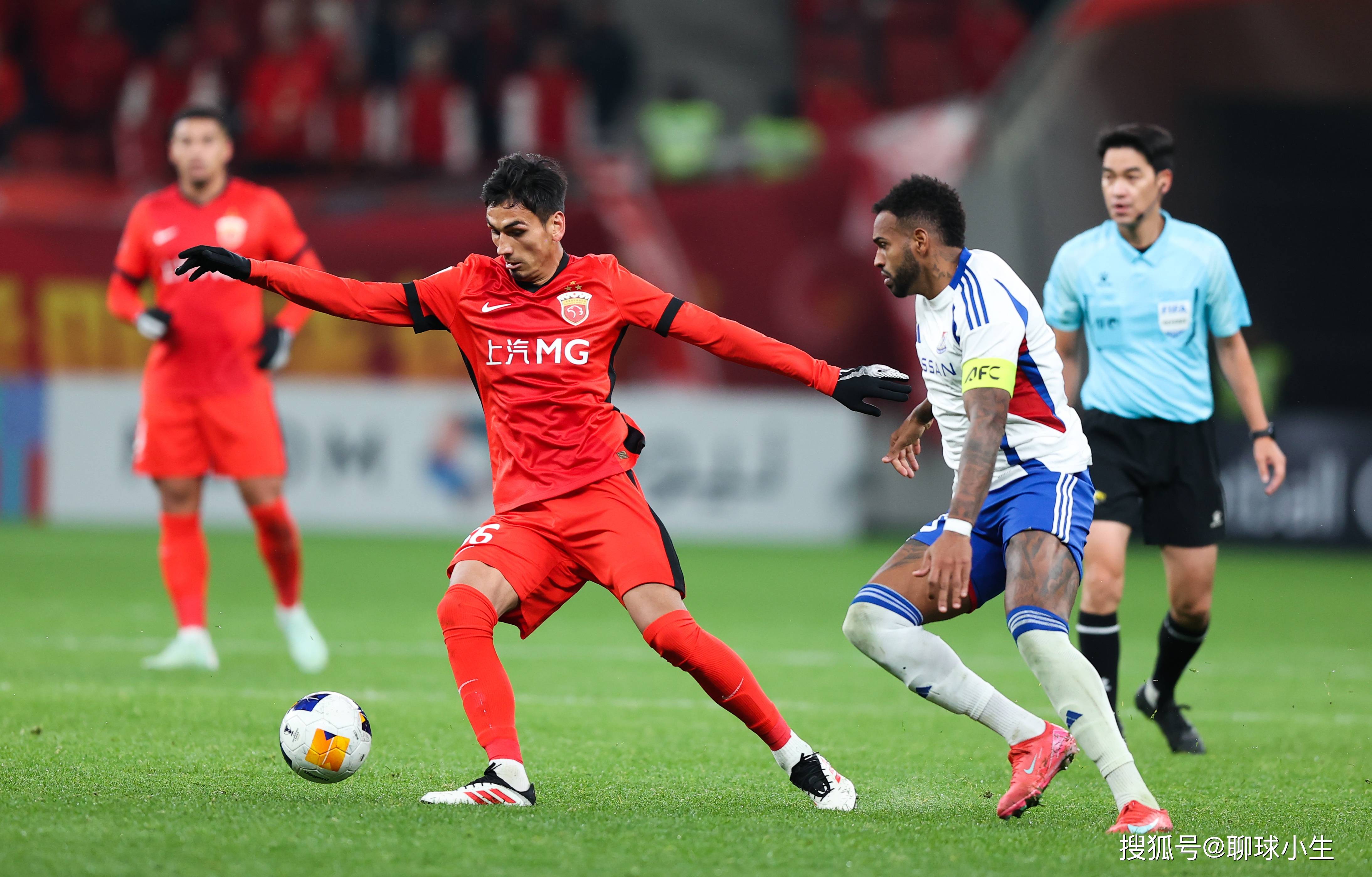 包含上海海港遭遇球员伤病潮，备战困难重重的词条