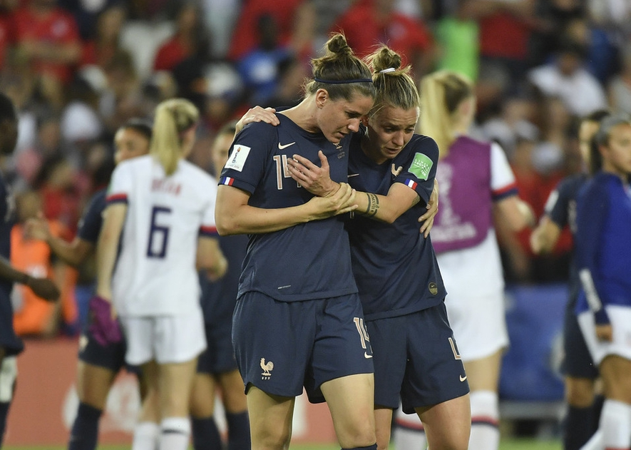 韩国羽毛球队爆冷法国羽毛球队，谌龙制霸全场的简单介绍