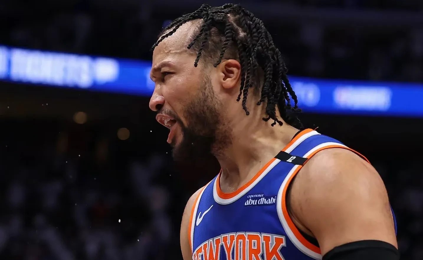 包含尼克斯碾压国王，布克爆发神勇的词条