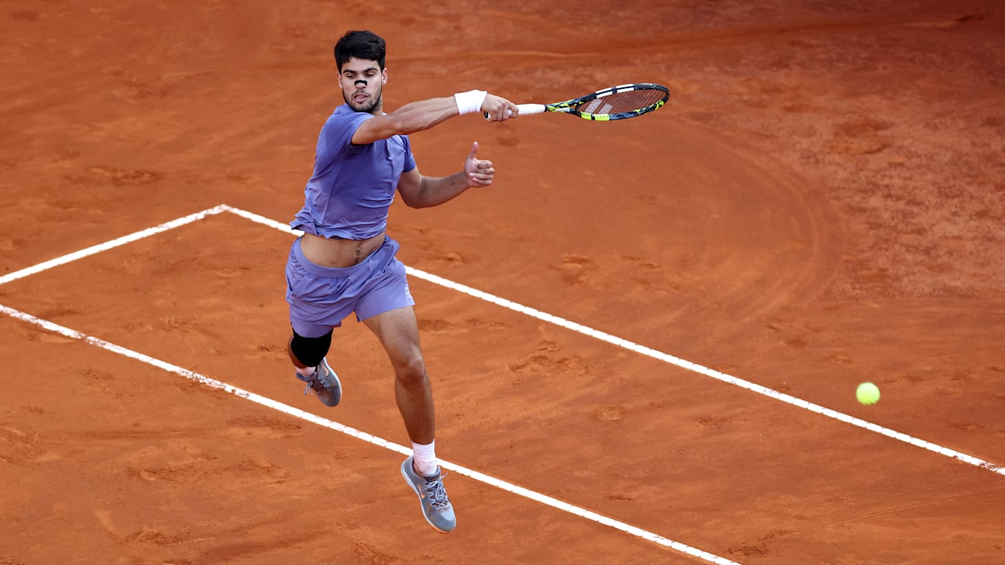 法国网球队横扫西班牙网球队，纳达尔关键制胜的简单介绍