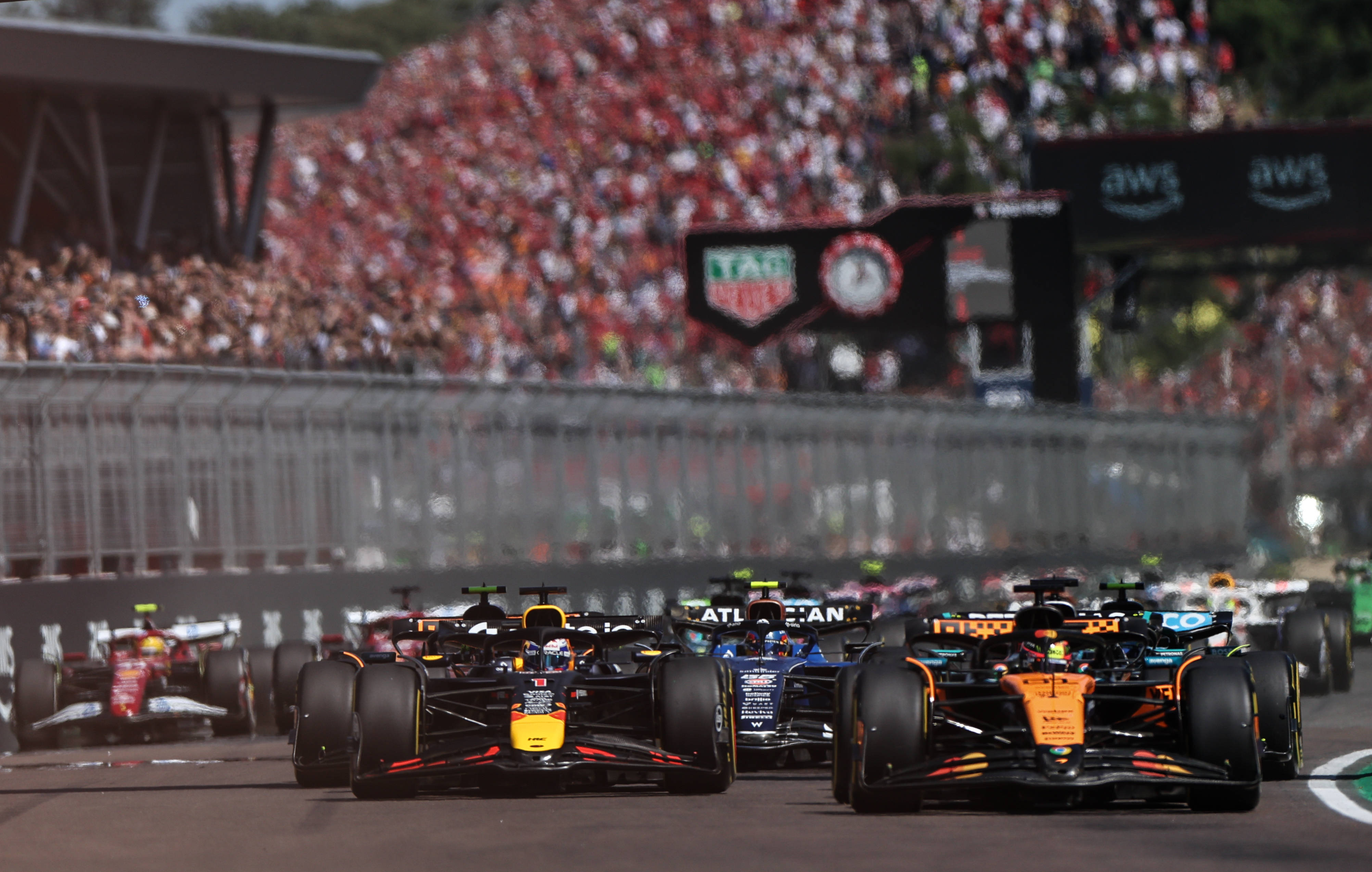 哈斯车队轻取梅赛德斯，诺里斯点燃赛场的简单介绍